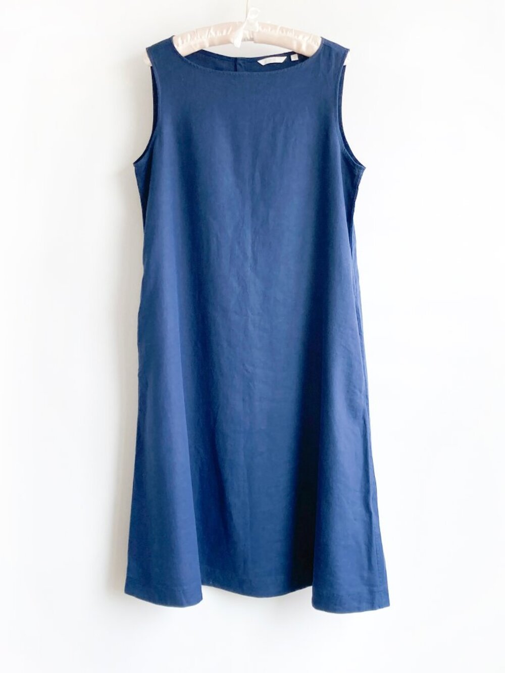 Uniqlo Linen Blend Blue Sleeveless Boatneck Midi Dress